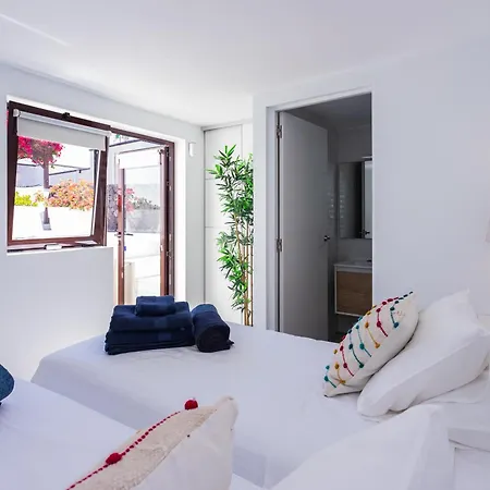 Willa Remarkable 5-bed In