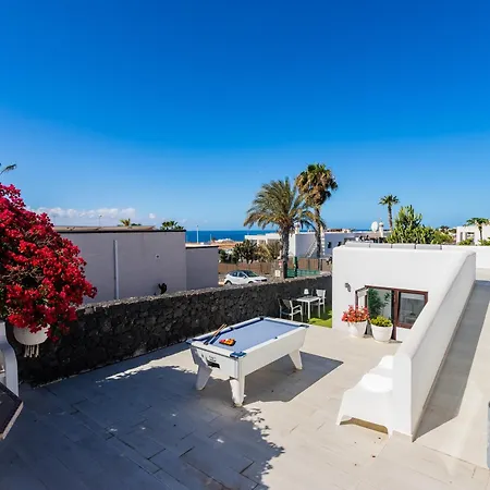 Remarkable 5-bed In * Playa Blanca