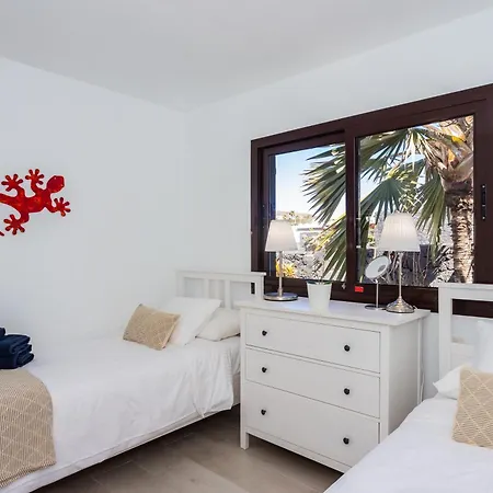 Remarkable 5-bed In Villa Playa Blanca