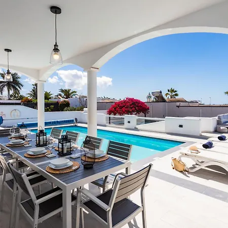Remarkable 5-bed In * Playa Blanca