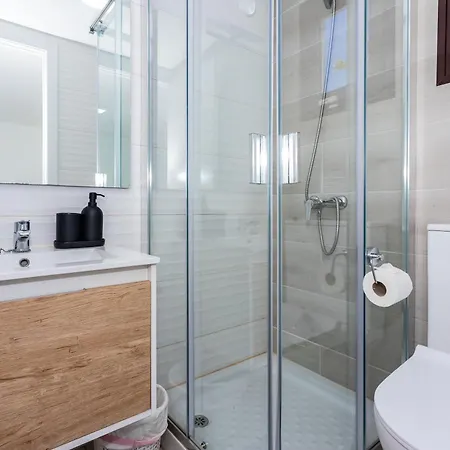 Remarkable 5-bed In