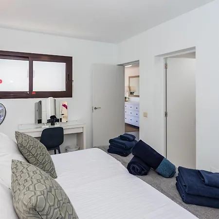 Remarkable 5-bed In Villa
