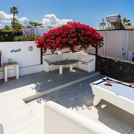 Remarkable 5-bed In Villa Playa Blanca