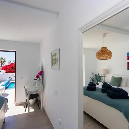 Villa Remarkable 5-bed In Playa Blanca (Lanzarote)